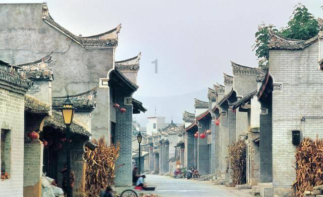 逃离无人大住宅